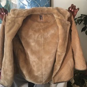 Men’s coat tan leather and warm inside